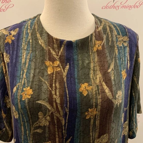 No Brand. Sz 14. Short Sleeve. Pullover Top. Keyhole Back Neck Button. B2 - Picture 4 of 4